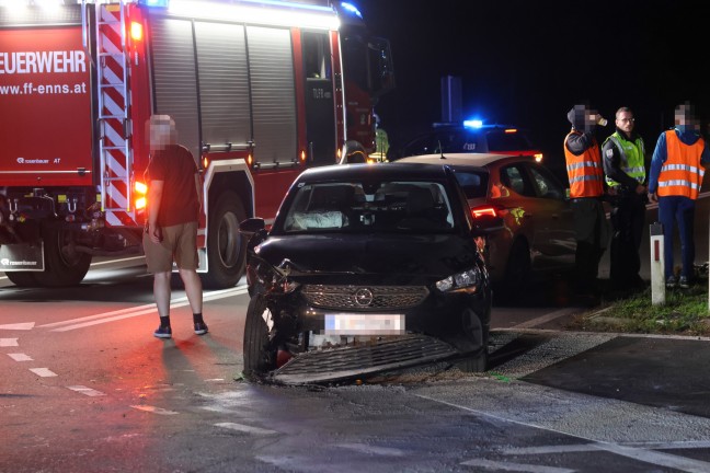 	Kreuzungscrash bei Enns fordert zwei Leichtverletzte