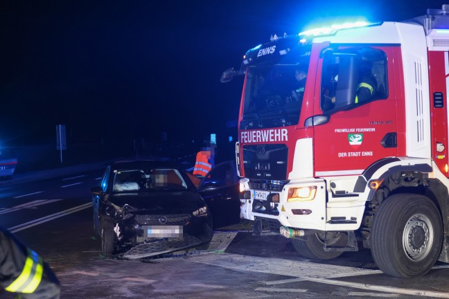 	Kreuzungscrash bei Enns fordert zwei Leichtverletzte