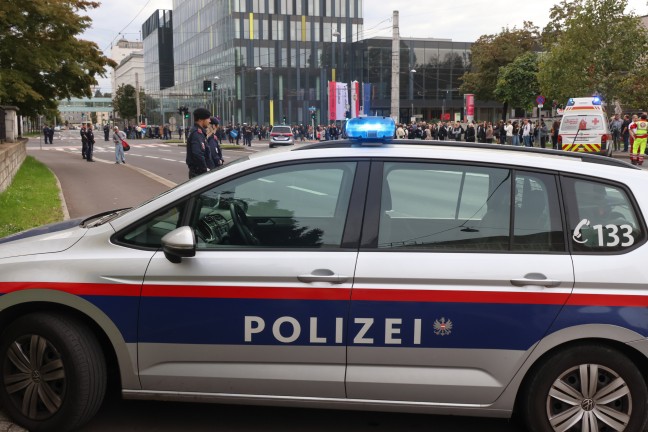 	Bombendrohung: Tausende Personen nach Drohung gegen Linzer Hauptbahnhof evakuiert