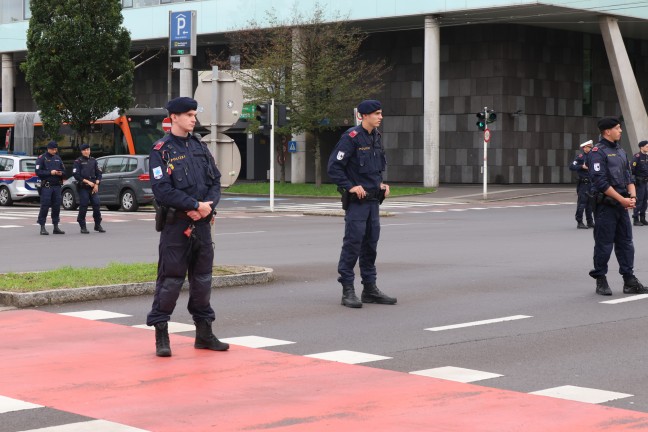 	Bombendrohung: Tausende Personen nach Drohung gegen Linzer Hauptbahnhof evakuiert