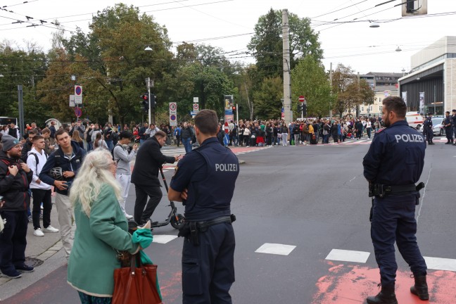 	Bombendrohung: Tausende Personen nach Drohung gegen Linzer Hauptbahnhof evakuiert