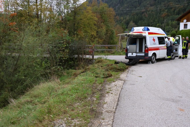 	Rettungsauto verunfallt: Ein Schwerverletzter sowie zwei Leichtverletzte bei Unfall in Molln