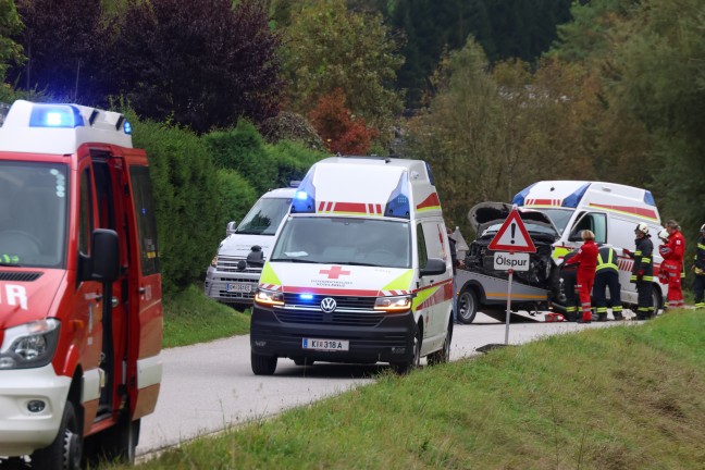 	Rettungsauto verunfallt: Ein Schwerverletzter sowie zwei Leichtverletzte bei Unfall in Molln