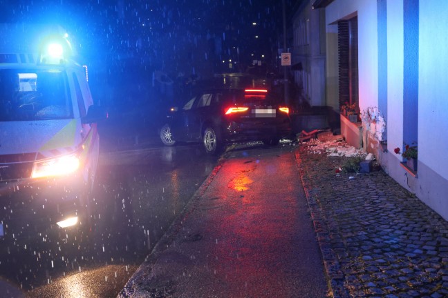 	Verkehrsunfall: Auto gegen Hausfassade in Kremsmünster gekracht