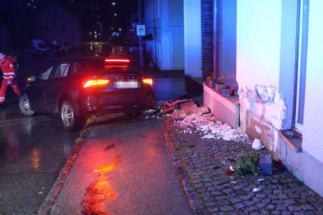 	Verkehrsunfall: Auto gegen Hausfassade in Kremsmünster gekracht