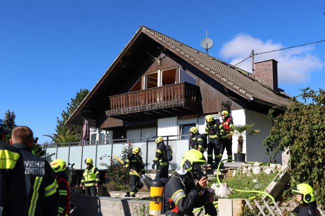 	Vier Feuerwehren bei Brand im Dachbereich eines Wohnhauses in Steinbach an der Steyr im Einsatz