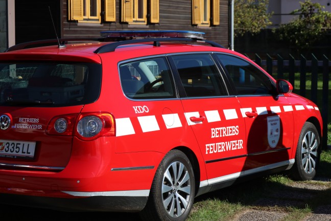 	Personenrettung: Verletzter Arbeiter aus Baugrube einer Baustelle in Traun gerettet