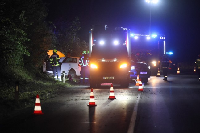 	Schwerer Verkehrsunfall auf Eferdinger Straße bei Wilhering fordert eine verletzte Person