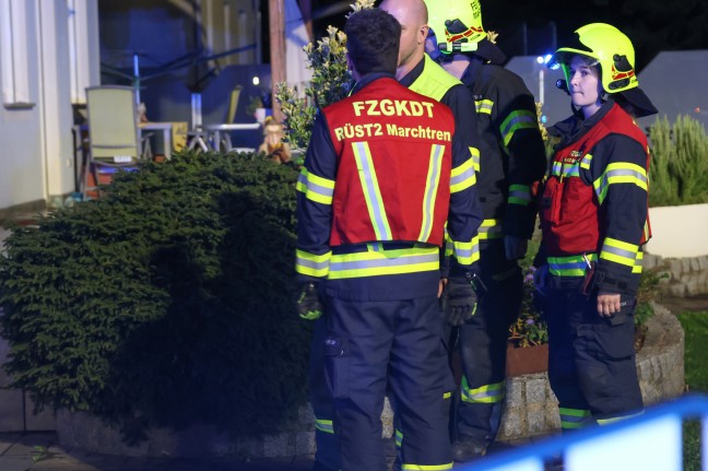 	Einsatz der Feuerwehr bei Wasserschaden nach Rohrbruch in einem Einfamilienhaus in Marchtrenk