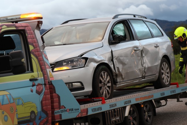 	Schwerer Crash zwischen zwei PKW in Pettenbach fordert eine verletzte Person