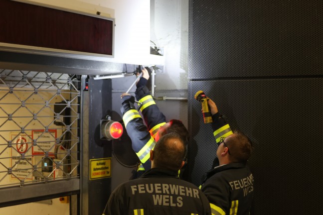 	Nächtlicher Einsatz aufgrund eines beschädigten Einfahrtstores einer Tiefgarage in Wels-Innenstadt