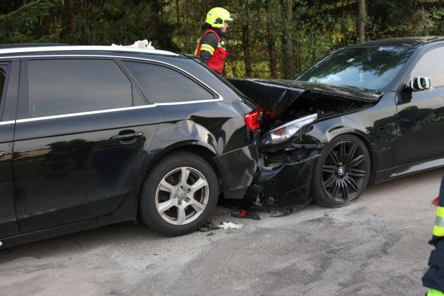 	Karambolage: Fünf Autos eines Hochzeitskonvois bei Offenhausen ineinander gekracht