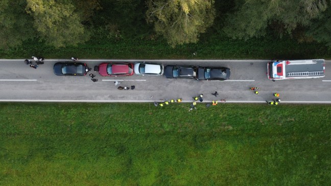 	Karambolage: Fünf Autos eines Hochzeitskonvois bei Offenhausen ineinander gekracht