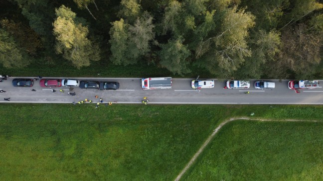 	Karambolage: Fünf Autos eines Hochzeitskonvois bei Offenhausen ineinander gekracht