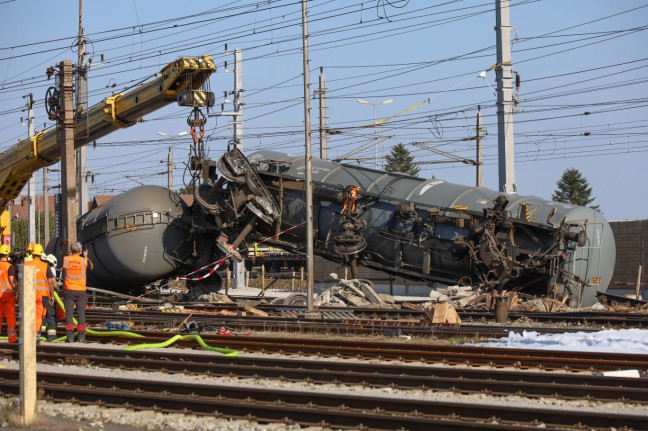 	57.800 Liter: Bei Güterzugunfall in Wels damals offenbar doch größere Menge an Styrol ausgetreten