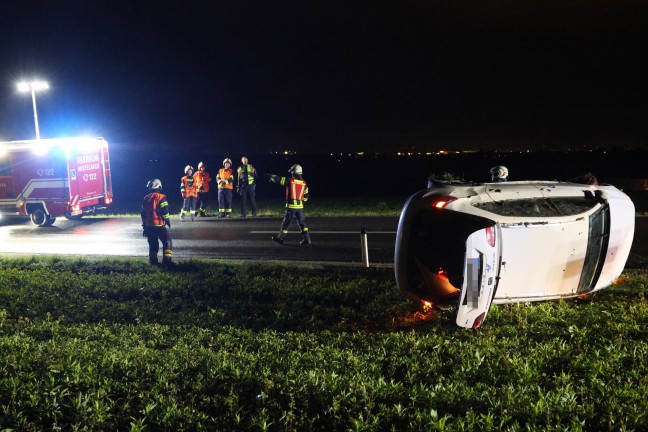 	Lenker unverletzt: Autoüberschlag in Buchkirchen endet glimpflich