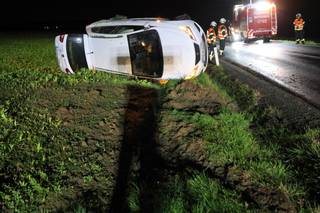 	Lenker unverletzt: Autoüberschlag in Buchkirchen endet glimpflich