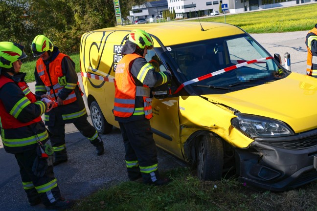 	Kreuzungskollision zwischen PKW und Postfahrzeug in Fischlham