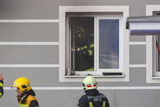 	Küchenbrand in einer Wohnung eines Mehrparteienwohnhauses in Wels-Vogelweide