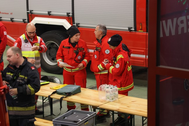 	Großangelegte Suchaktion mit Drohnen und Suchhunden nach abgängiger Pensionistin (86) in Gmunden