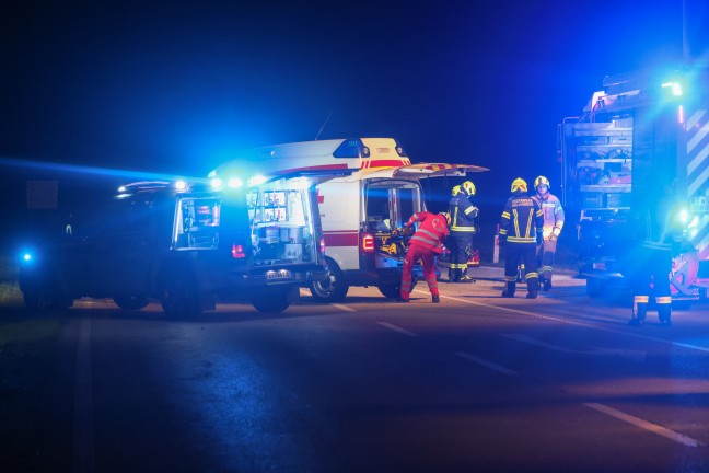 	Nächtlicher Verkehrsunfall bei Haag am Hausruck fordert einen Verletzten