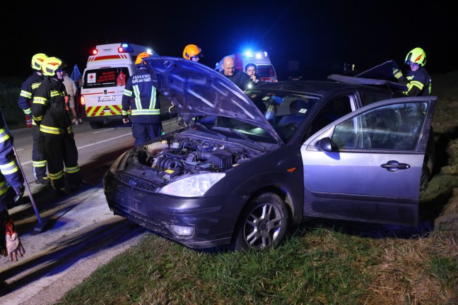 	Nächtlicher Verkehrsunfall bei Haag am Hausruck fordert zwei Verletzte