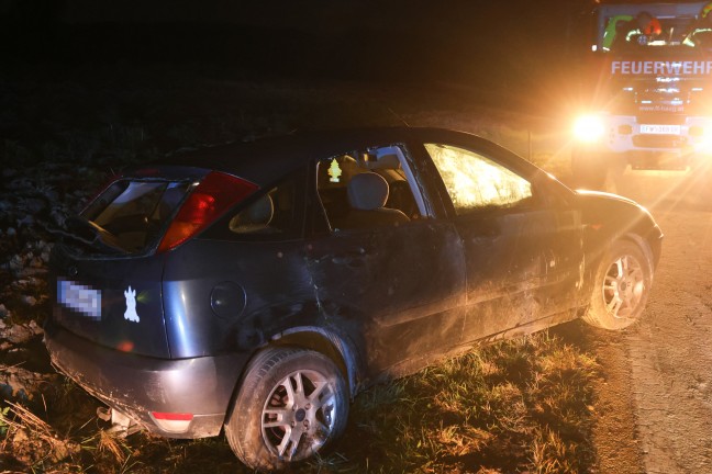 	Nächtlicher Verkehrsunfall bei Haag am Hausruck fordert zwei Verletzte