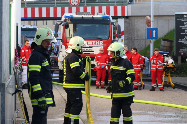 	Tdlicher Wohnhausbrand: Schwieriger Lscheinsatz bei Brand eines Wohnhauses in Thalheim bei Wels