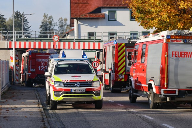 	Tdlicher Wohnhausbrand: Schwieriger Lscheinsatz bei Brand eines Wohnhauses in Thalheim bei Wels