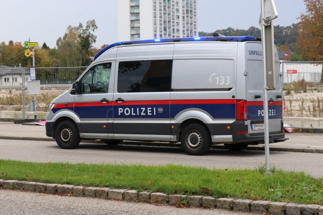 	eCall-Alarm lste Alarmierung der Feuerwehr zu vermeintlich schwerem Unfall in Wels-Lichtenegg aus