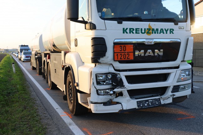 	Drei Verletzte bei schwerem Verkehrsunfall auf Theninger Strae bei Alkoven