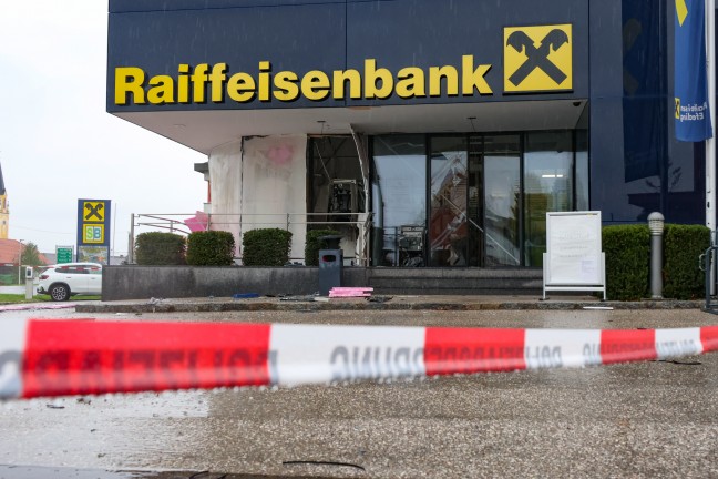 	Bankomatsprengung: Groen Schaden an einer Bankfiliale in Alkoven angerichtet