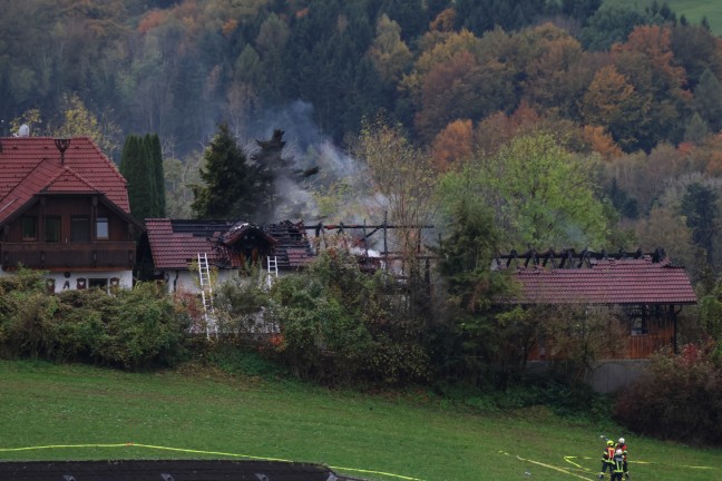 	Alarmstufe 3: Groeinsatz bei Brand im Dachbereich eines Gebudes in St. Martin im Mhlkreis