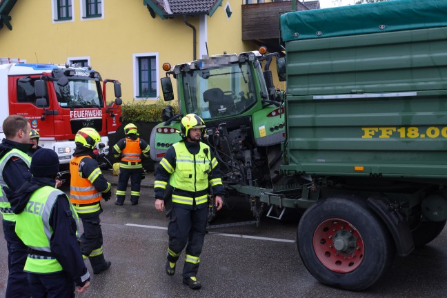 	Traktorgespann in Lambach verunfallt