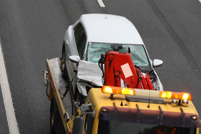 	Einsatzkrfte nach Unfall zu E-Auto-Brand auf Innkreisautobahn in Kematen am Innbach alarmiert