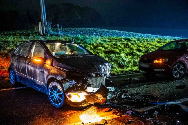 	Milchtransporter und mehrere PKW in einen Unfall bei Eggelsberg verwickelt