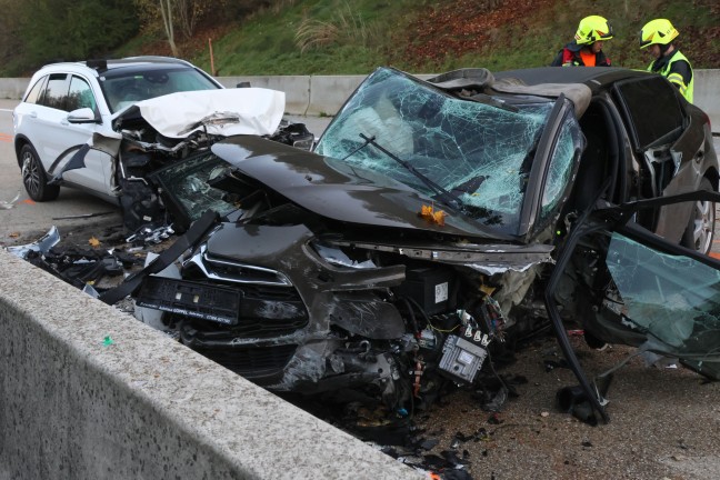 	Sechs teils Schwerverletzte bei Crash auf Pyhrnautobahn in Micheldorf in Obersterreich