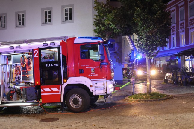 	Brand in einem Wohn- und Geschftsgebude in Vcklabruck