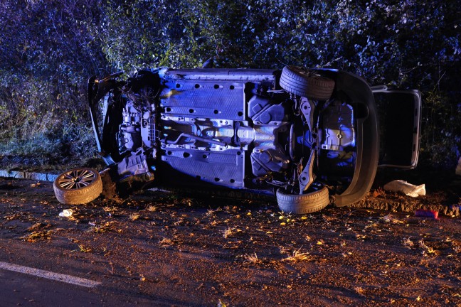 	Schwerer Verkehrsunfall in Wels-Schafwiesen fordert zwei Verletzte