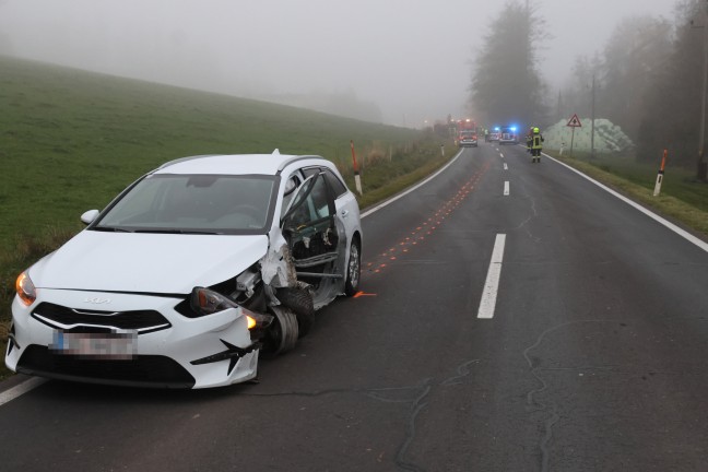 	Schotter-LKW bei schwerem Unfall in Niederneukirchen umgestrzt