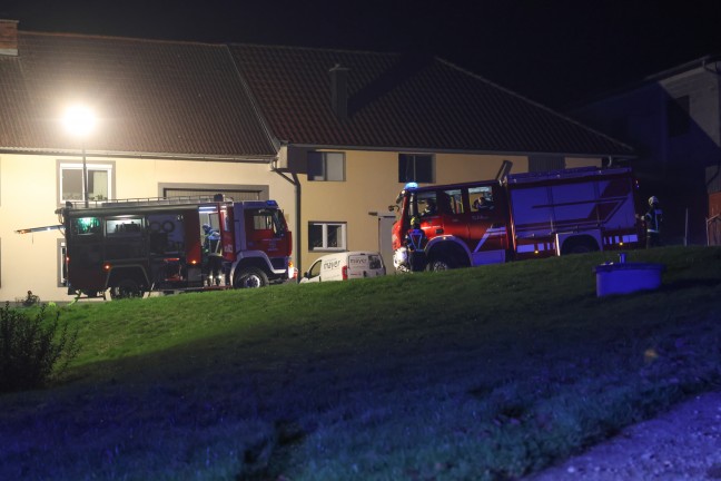 	Drei Feuerwehren bei Kellerbrand in einem Vierkanter in Kematen an der Krems im Einsatz