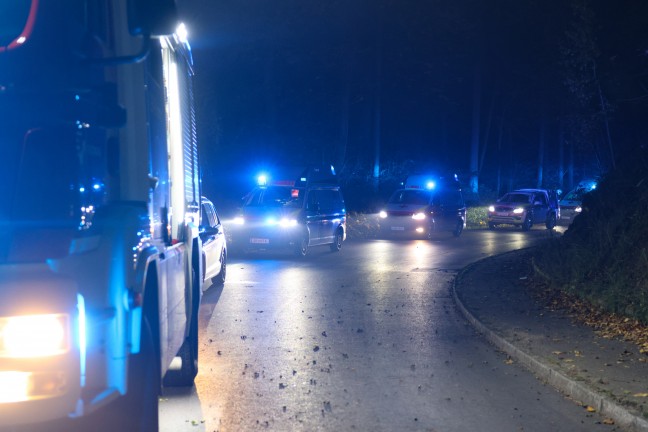 	Vier Leicht- und ein Schwerverletzter bei Crash gegen Baum samt Autoberschlag in Kematen am Innbach