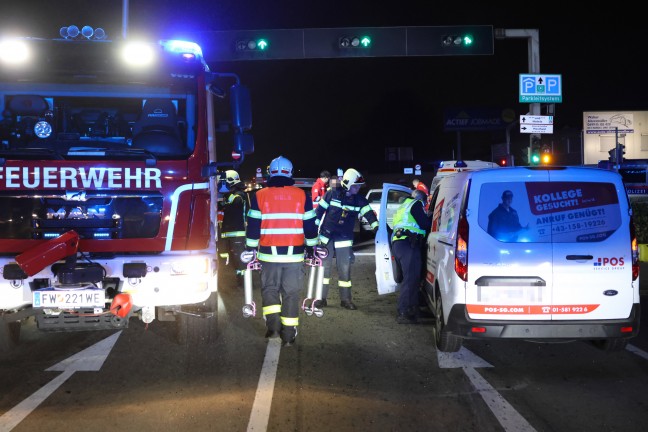 	Vier Verletzte bei schwerem Auffahrunfall mit drei beteiligten PKW in Wels-Schafwiesen