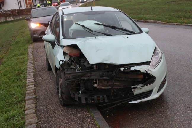 	Drei Verletzte bei schwerem Verkehrsunfall auf Innviertler Strae in Krenglbach