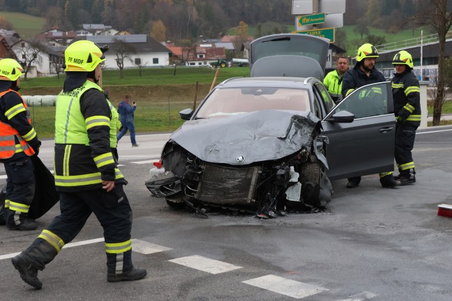 	Personenrettung nach schwerem Kreuzungscrash in Micheldorf in Obersterreich