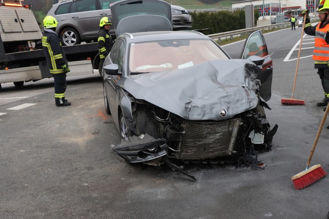 	Personenrettung nach schwerem Kreuzungscrash in Micheldorf in Obersterreich