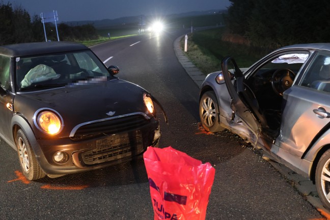 	Autolenker nach schwerem Kreuzungscrash in Sierning von Einsatzkrften aus PKW gerettet