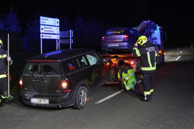 	Autolenker nach schwerem Kreuzungscrash in Sierning von Einsatzkrften aus PKW gerettet