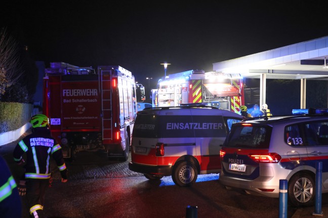 	Schadstoffeinsatz: Polyvinylchlorid rieselte im Bahnhof in Bad Schallerbach aus Gterzugwaggon