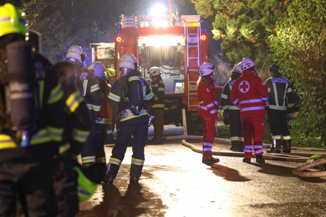 	Groeinsatz bei Brand eines landwirtschaftlichen Nebengebudes in Ampflwang im Hausruckwald